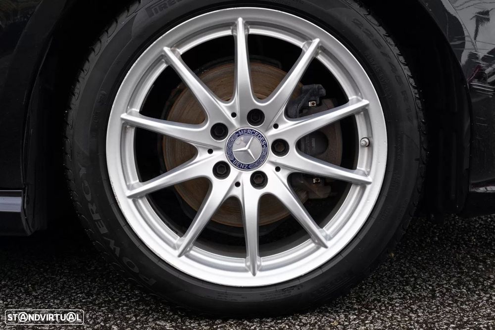 Mercedes-Benz CLA 180 d Shooting Brake - 3