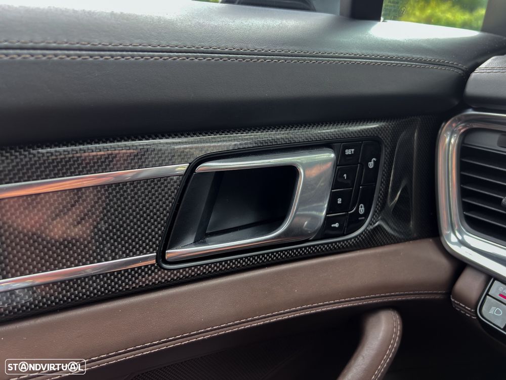 Porsche Panamera 4 E-Hybrid Executive - 11