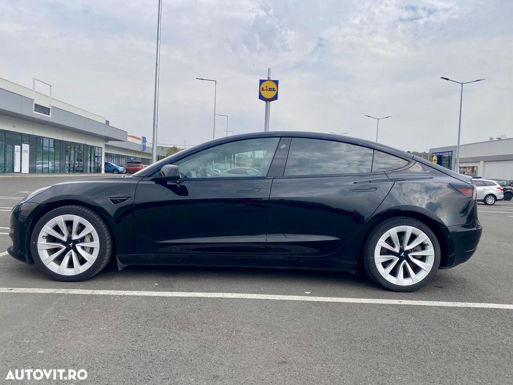 Tesla Model 3 - 3