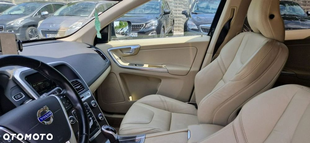 Volvo XC 60 D5 AWD Geartronic Summum - 36