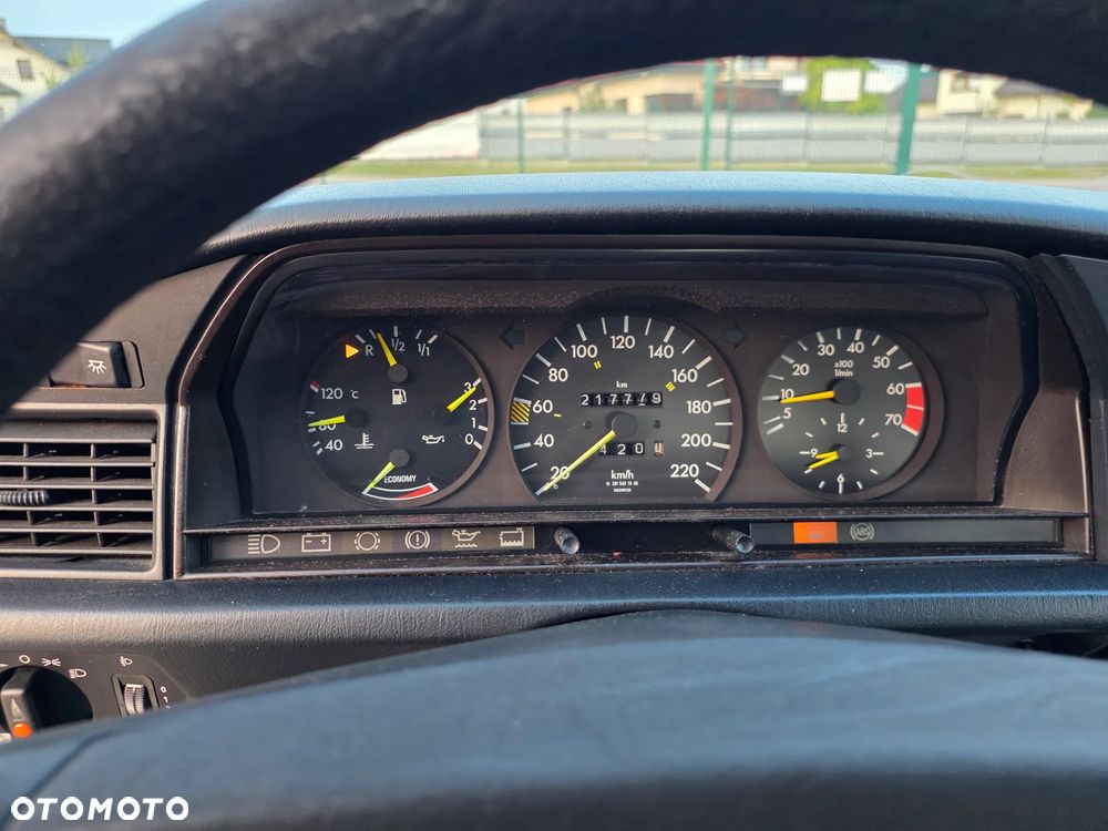 Mercedes-Benz W201 (190) - 15