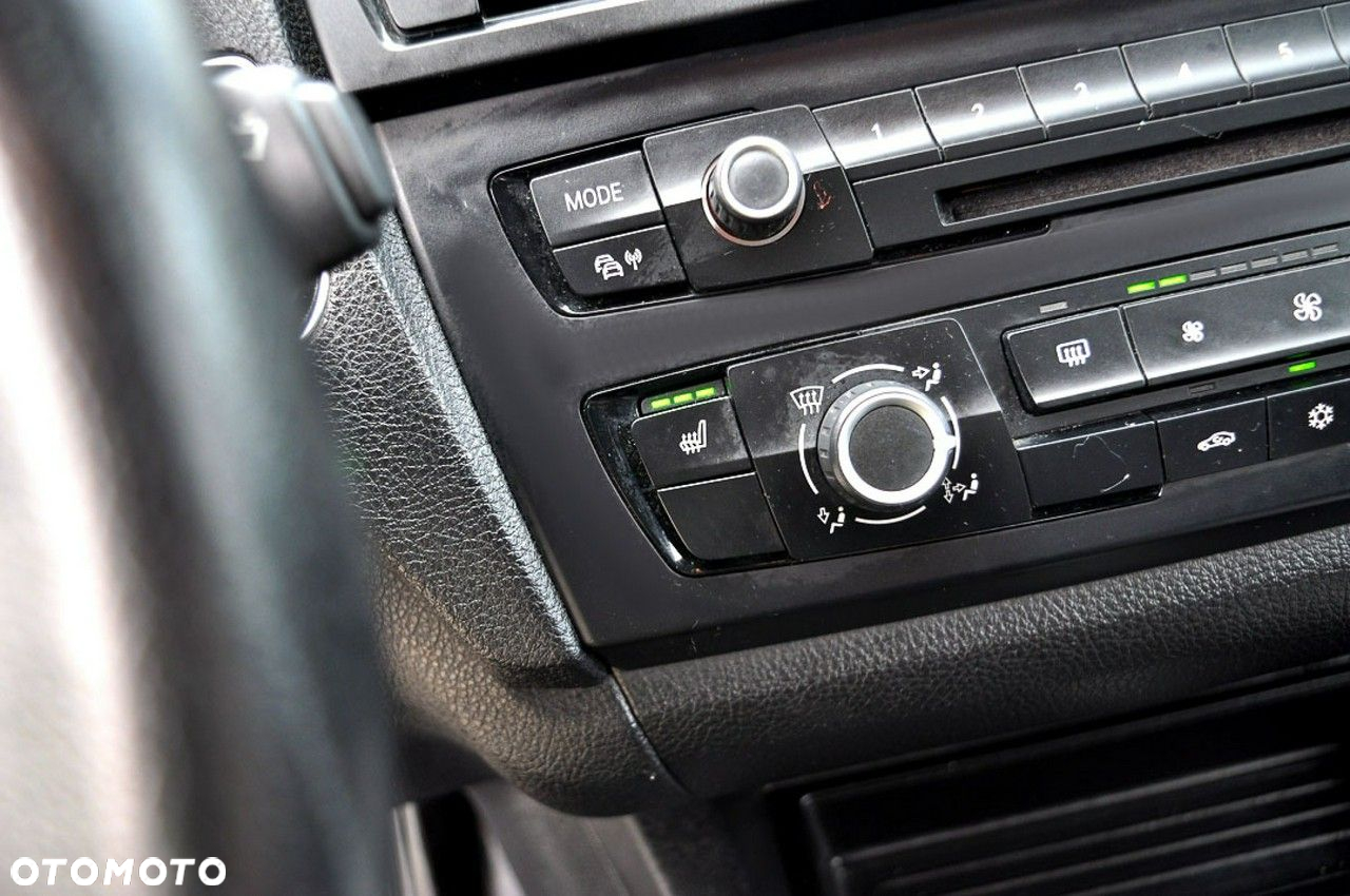 BMW Seria 1 118d DPF - 19