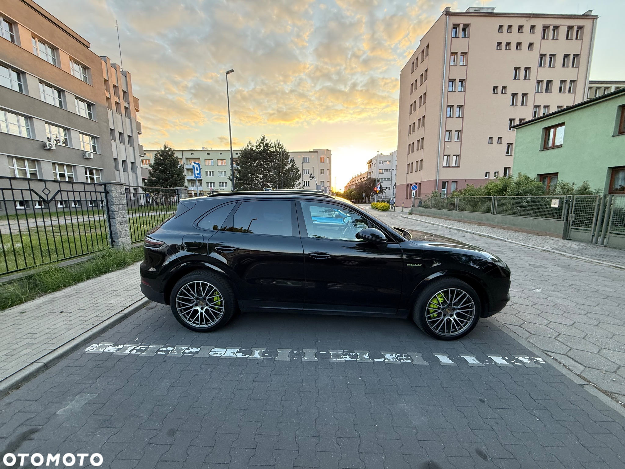 Porsche Cayenne E-Hybrid Platinum Edition - 3