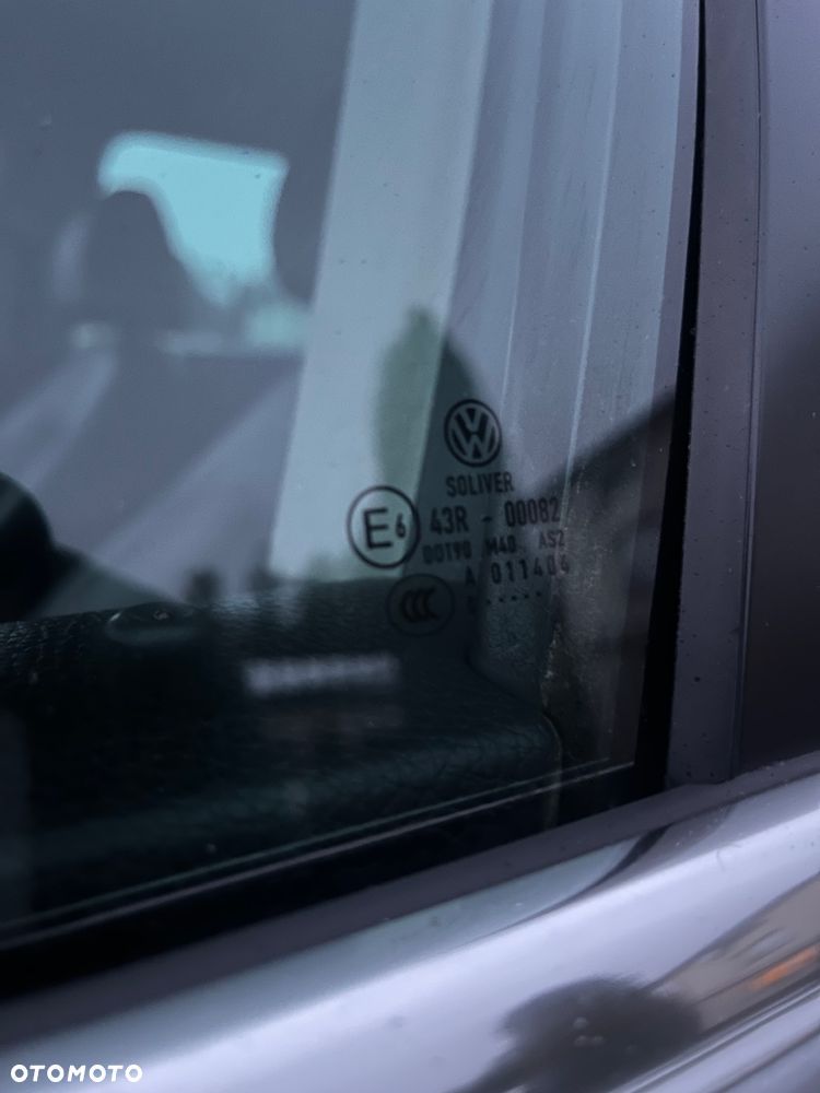 Volkswagen Passat 2.0 TDI DPF Highline - 9