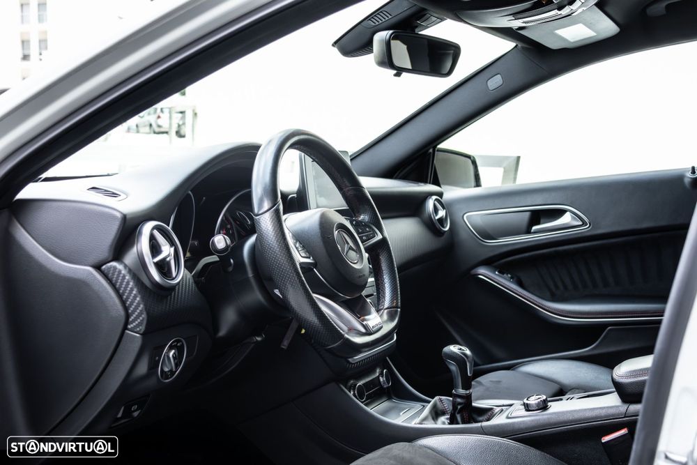 Mercedes-Benz A 180 d AMG Line - 15
