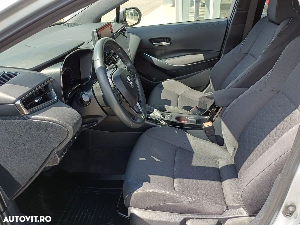 Toyota Corolla 1.8 HSD Dynamic - 8