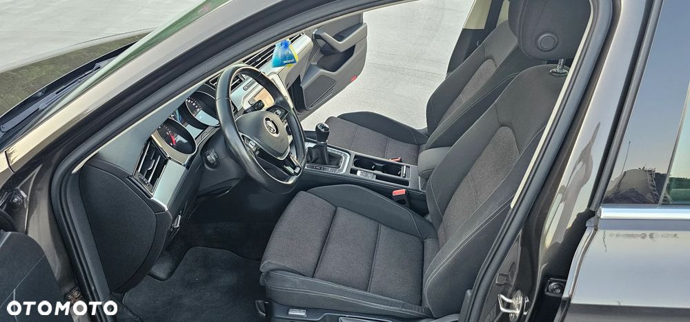 Volkswagen Passat 2.0 TDI BMT Comfortline - 15