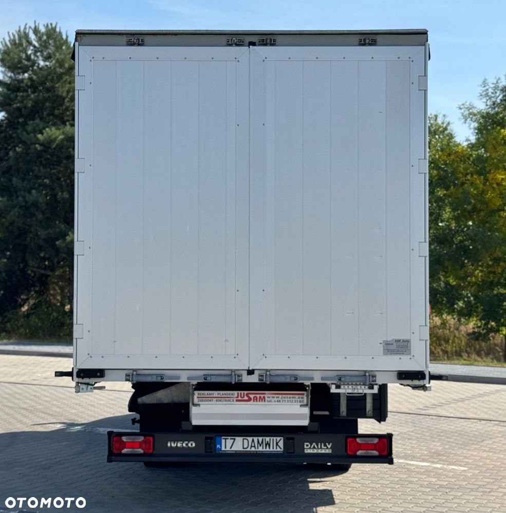 Iveco Daily 2022r‼️50C18‼️3.0 Plandeka 12 Palet 2x Firanka‼️Wysokość rampowa Full LED na bliźniaku Salon Polska Poduszki Pneumatyczne 5,12x2,5x2,35 z tyłu drzwi Spojkar 3.5T - 12