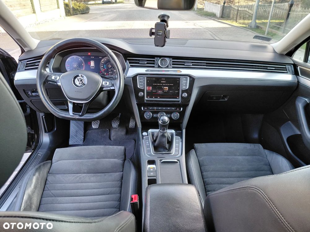 Volkswagen Passat 2.0 TDI SCR Highline - 12