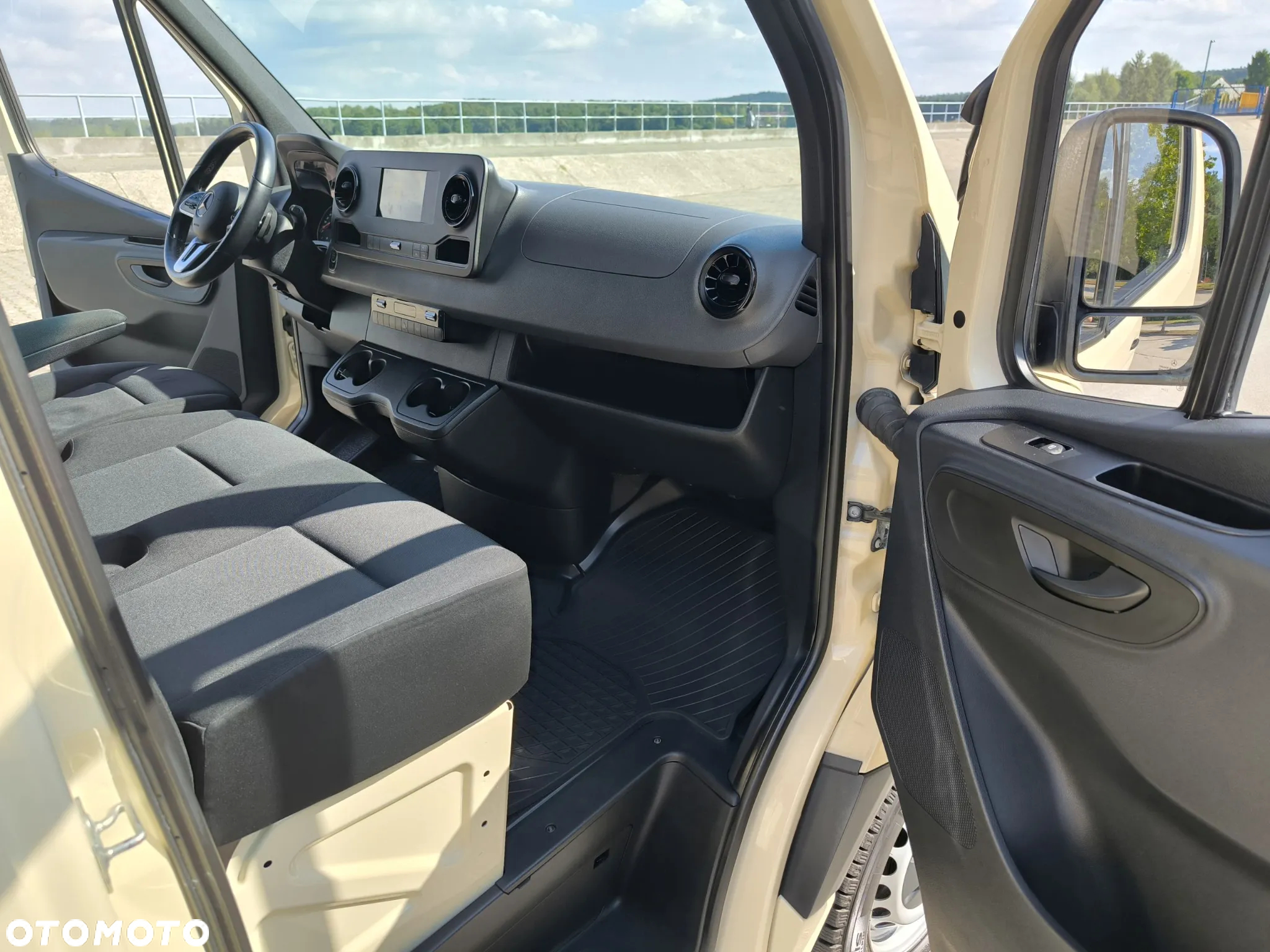 Mercedes-Benz Sprinter - 27