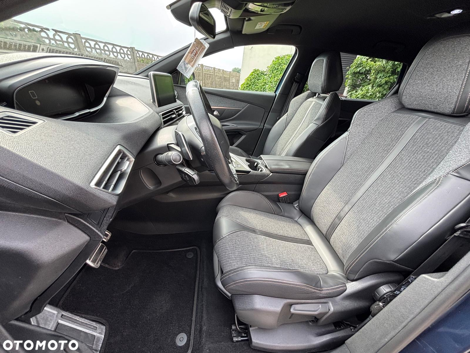 Peugeot 5008 1.6 BlueHDI Active S&S EAT6 - 17
