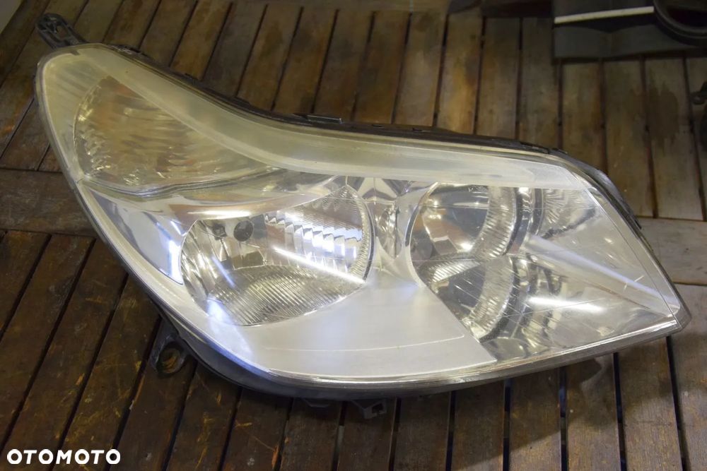Citroen C5 II LIFT 04-08 Lampa przednia prawa prawy przód EUROPA - 2
