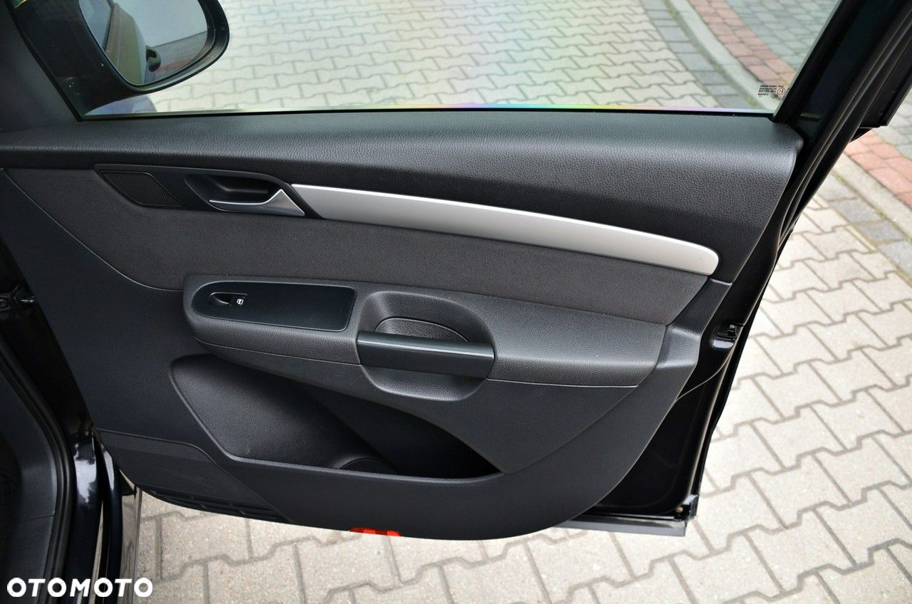 Volkswagen Sharan - 28