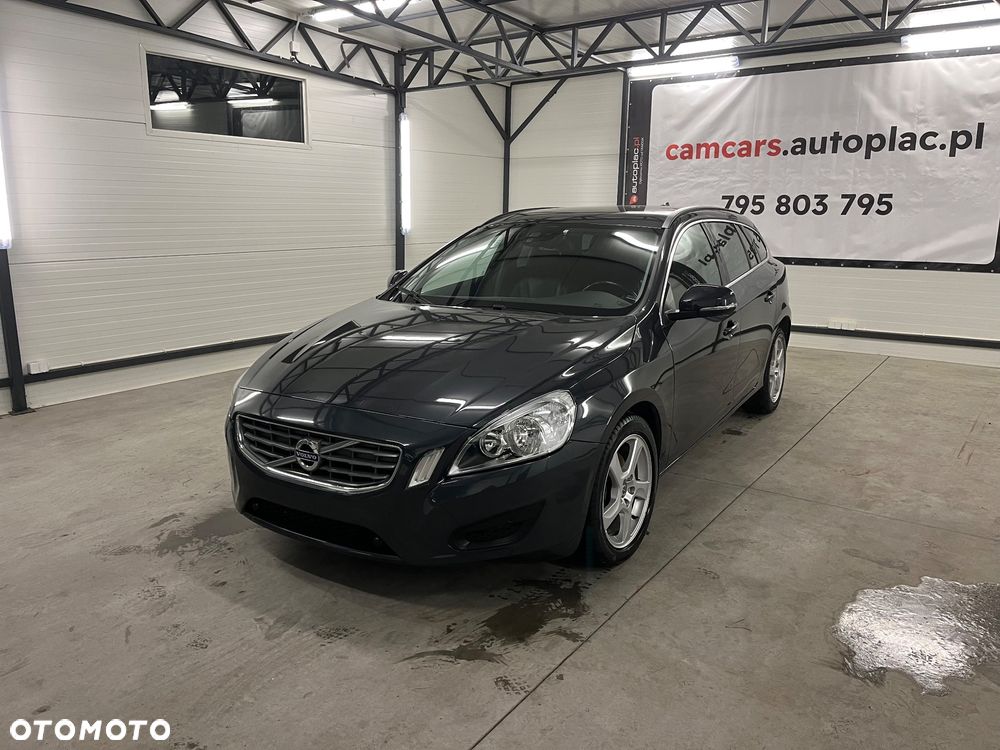 Volvo V60 DRIVe Momentum - 1