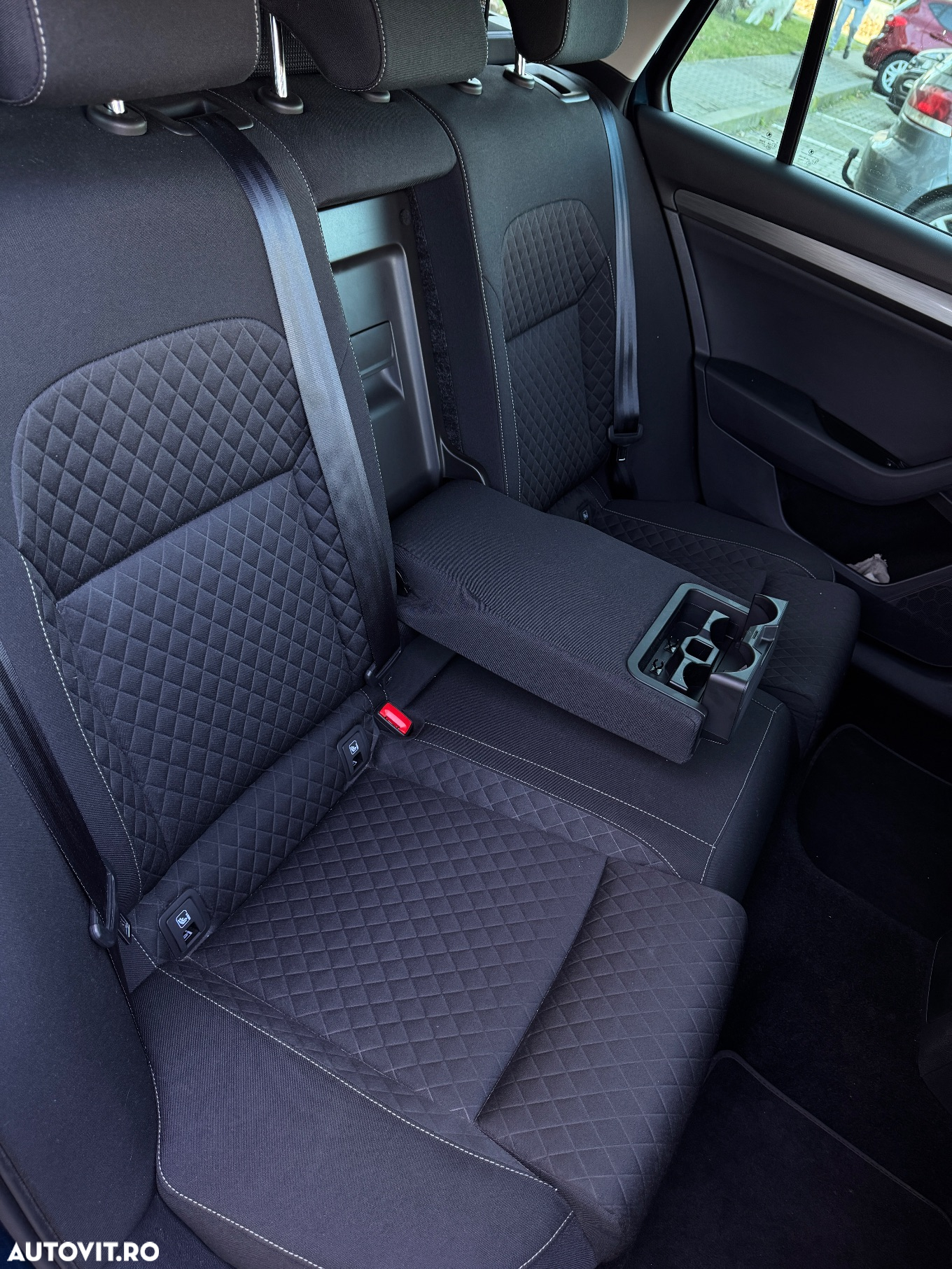 Skoda Superb Combi 2.0 TDI DSG Ambition - 13