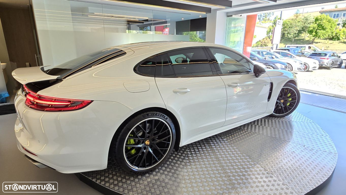 Porsche Panamera 4 E-Hybrid - 5