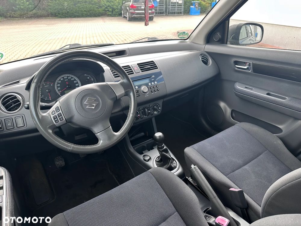 Suzuki Swift 1.3 4x4 Comfort - 24