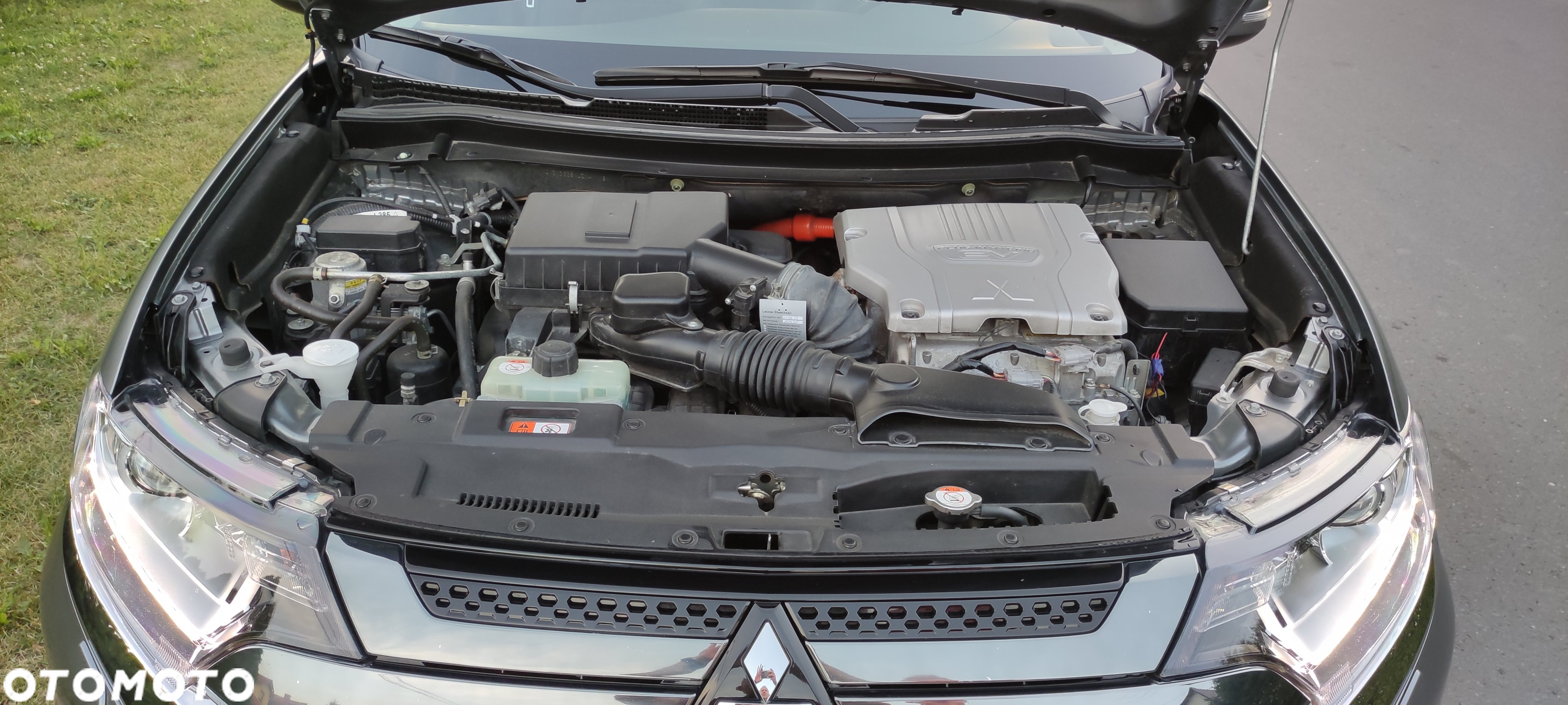 Mitsubishi Outlander 2.4 4WD Plug-In Hybrid Diamant - 19