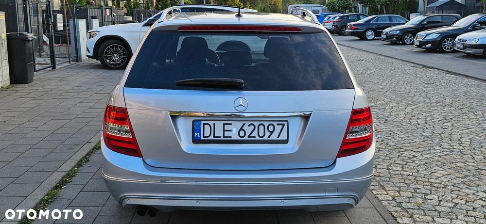 Mercedes-Benz Klasa C 180 T CDI DPF (BlueEFFICIENCY) Avantgarde - 32
