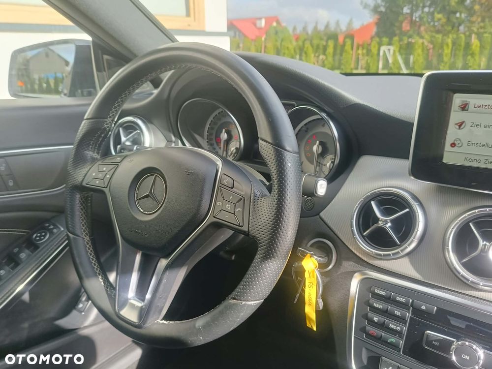 Mercedes-Benz CLA - 27