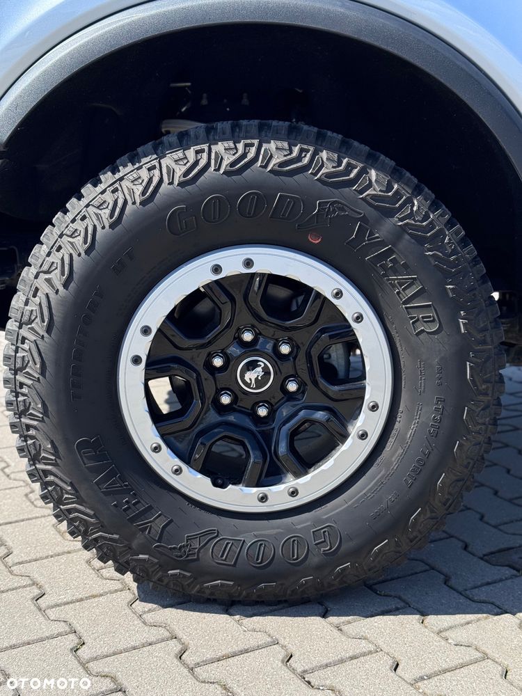 Ford Bronco - 9