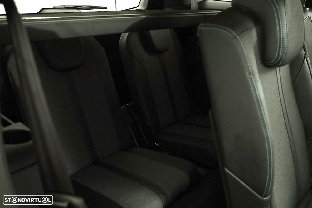 Peugeot 5008 1.2 PureTech Allure Pack EAT8 - 24