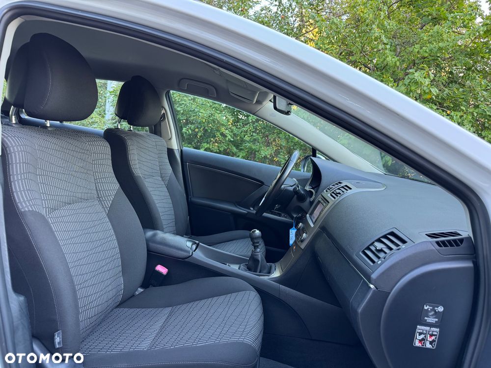 Toyota Avensis 2.0 D-4D Sol plus+NAVI - 28