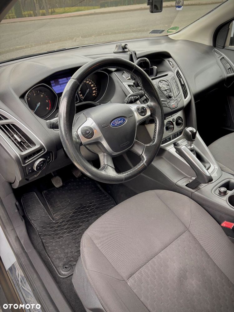 Ford Focus 1.6 TDCi DPF Champions Edition - 10