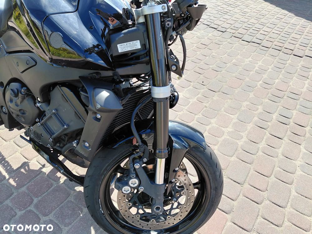 Yamaha FZ - 8
