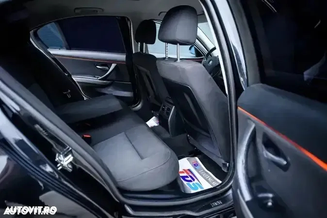 BMW Seria 3 320i Edition Sport - 26
