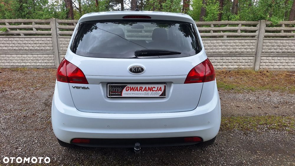 Kia Venga 1.6 CVVT Titanium Collection - 10