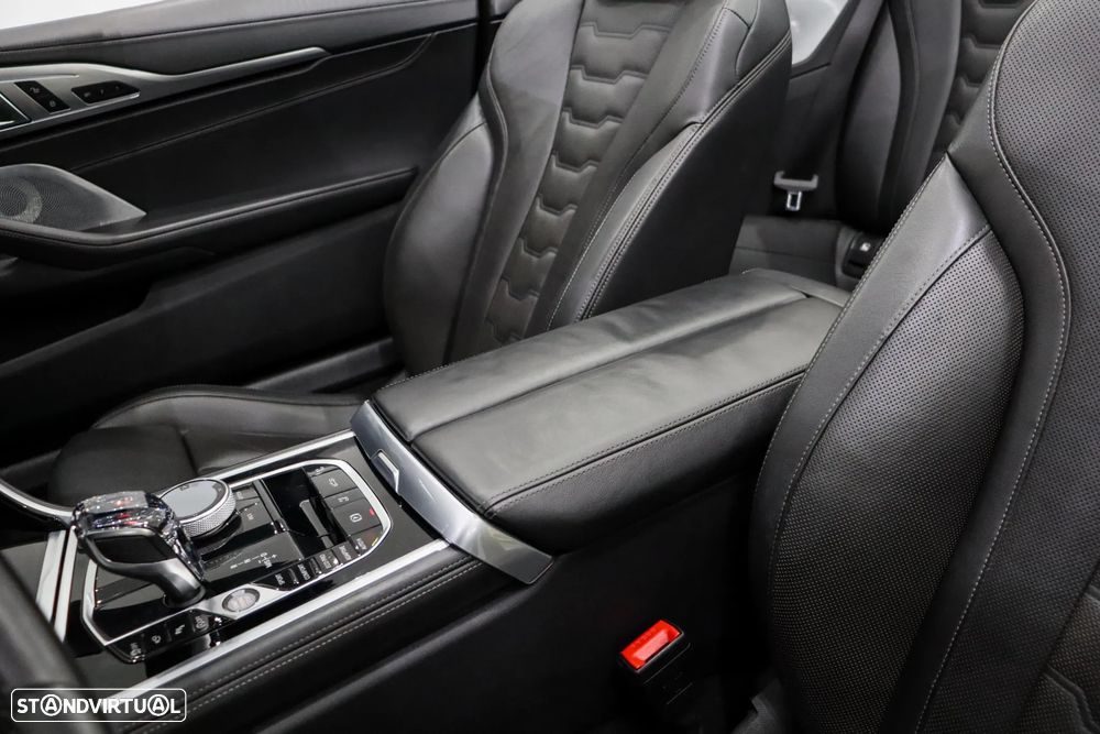 BMW 840 d xDrive Pack M - 22