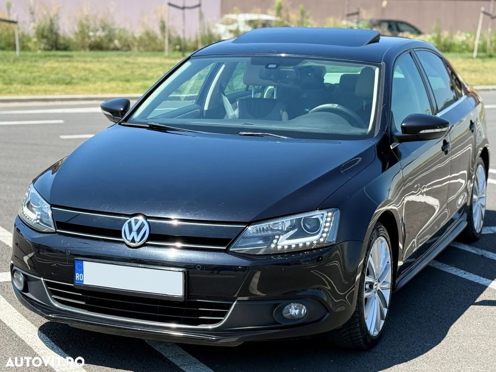 Volkswagen Jetta - 1