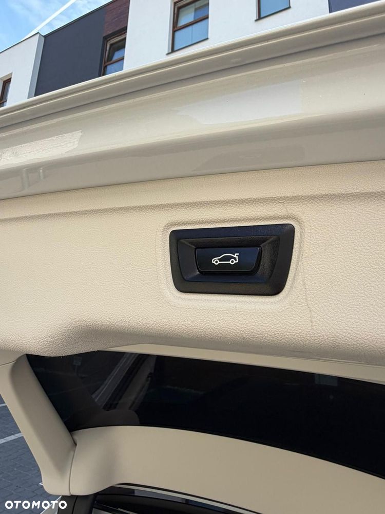 BMW Seria 3 318d M Sport Shadow - 34