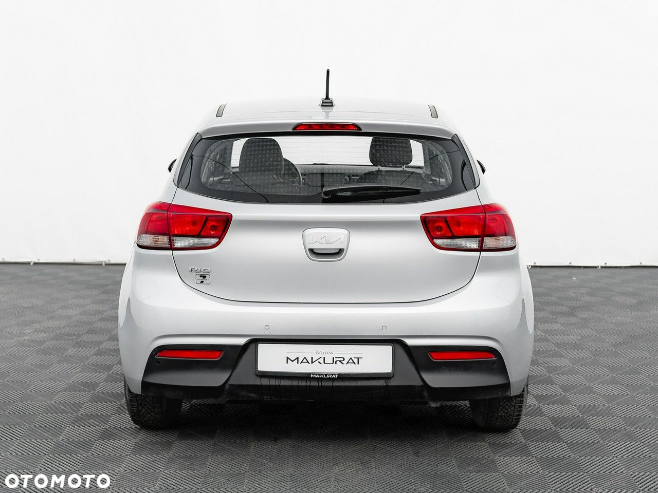 Kia Rio 1.2 M - 11