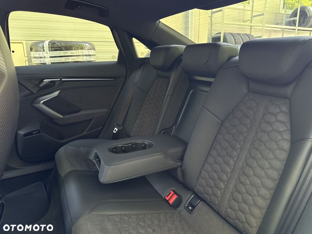 Audi RS3 Limousine - 17
