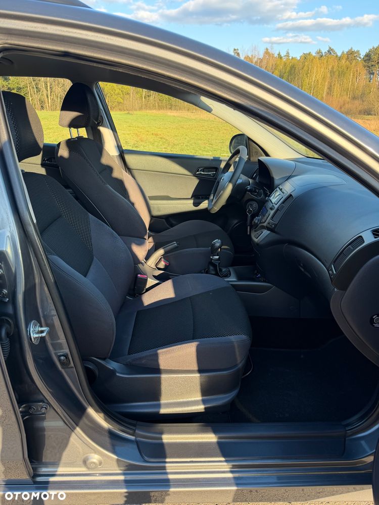 Hyundai i30 1.6 CRDi Comfort EU5 - 21