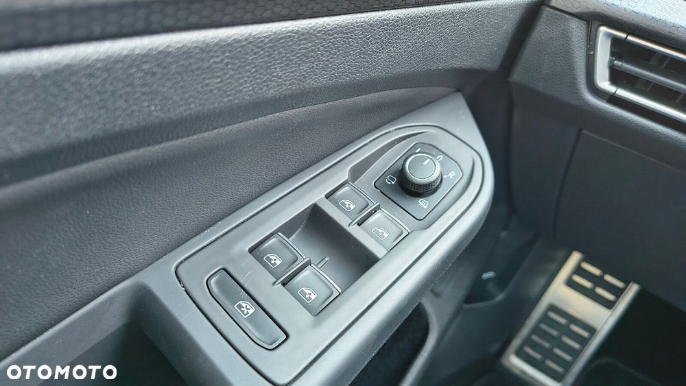 Volkswagen Golf - 41