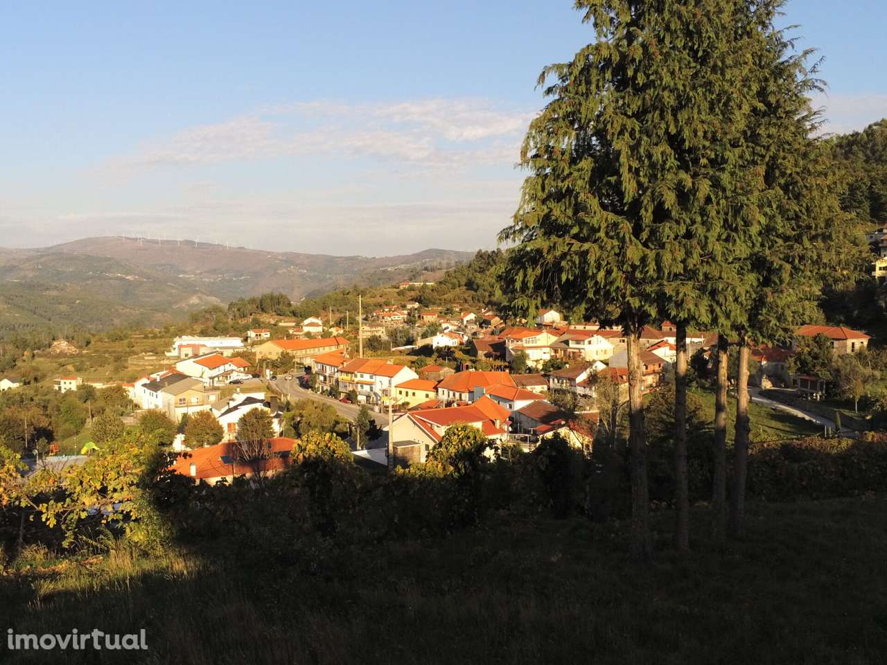 Terreno na zona Gerês , com projeto aprovado com vista rio e serra - Grande imagem: 5/33