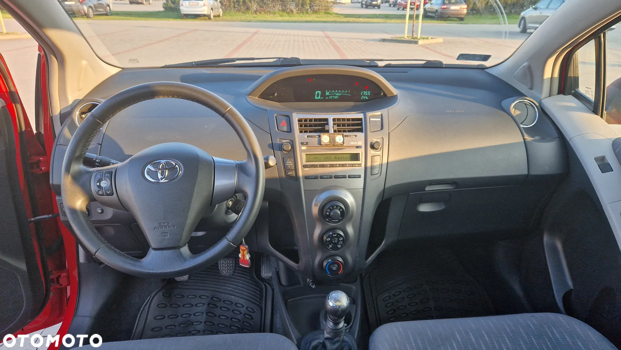 Toyota Yaris - 10