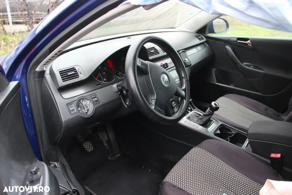 Volkswagen Passat Variant 2.0 TDI DPF Trendline - 12