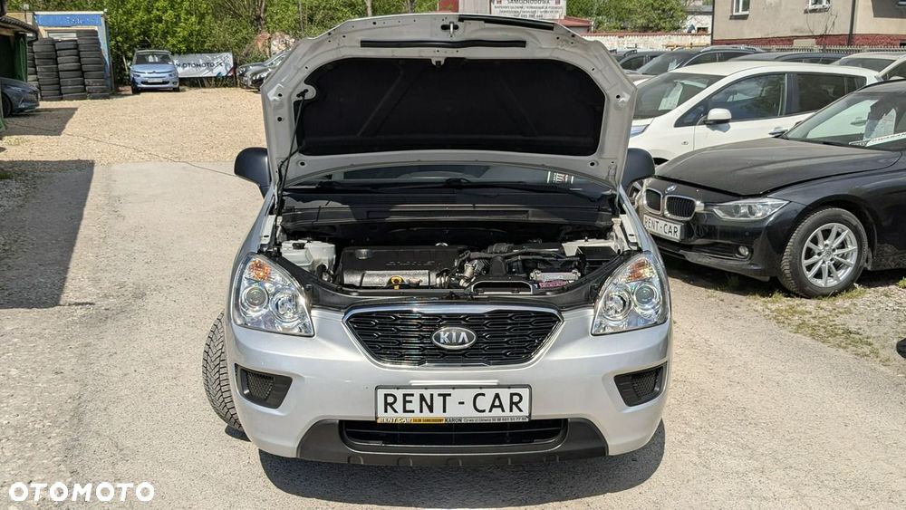 Kia Carens - 34