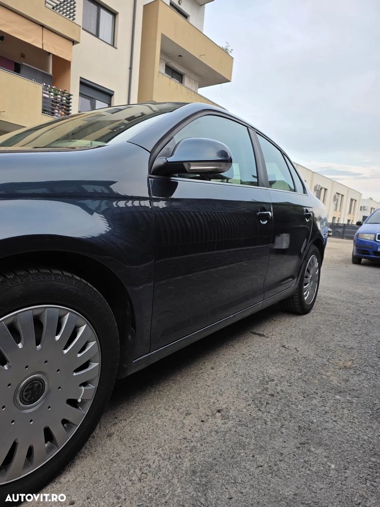 Volkswagen Jetta 1.9 TDI Comfortline - 11