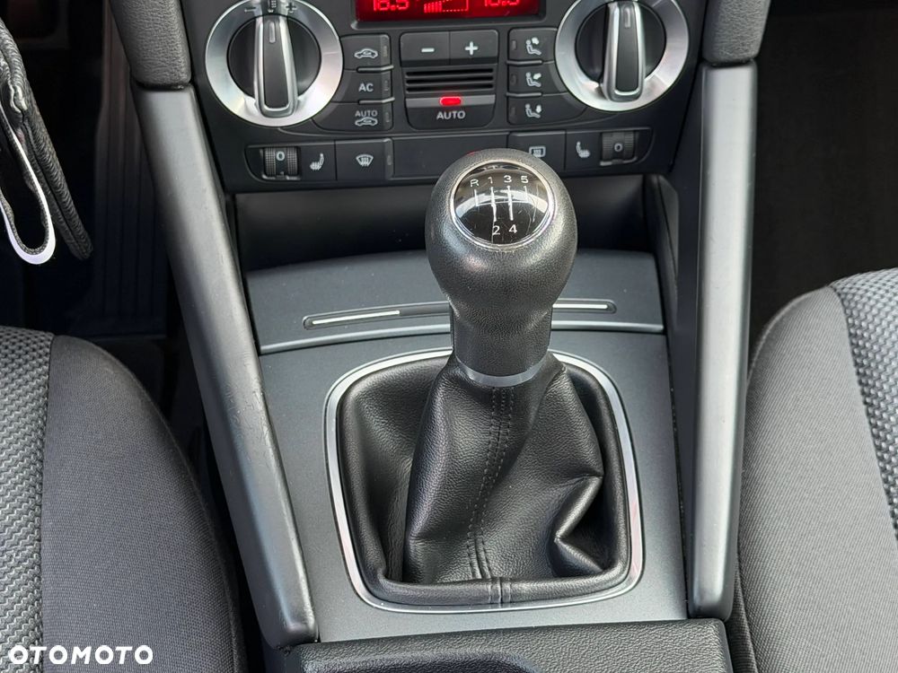 Audi A3 Sportback 1.6 Attraction - 27