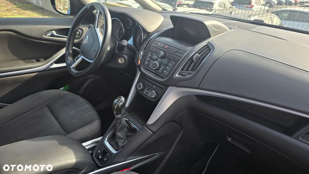 Opel Zafira - 10