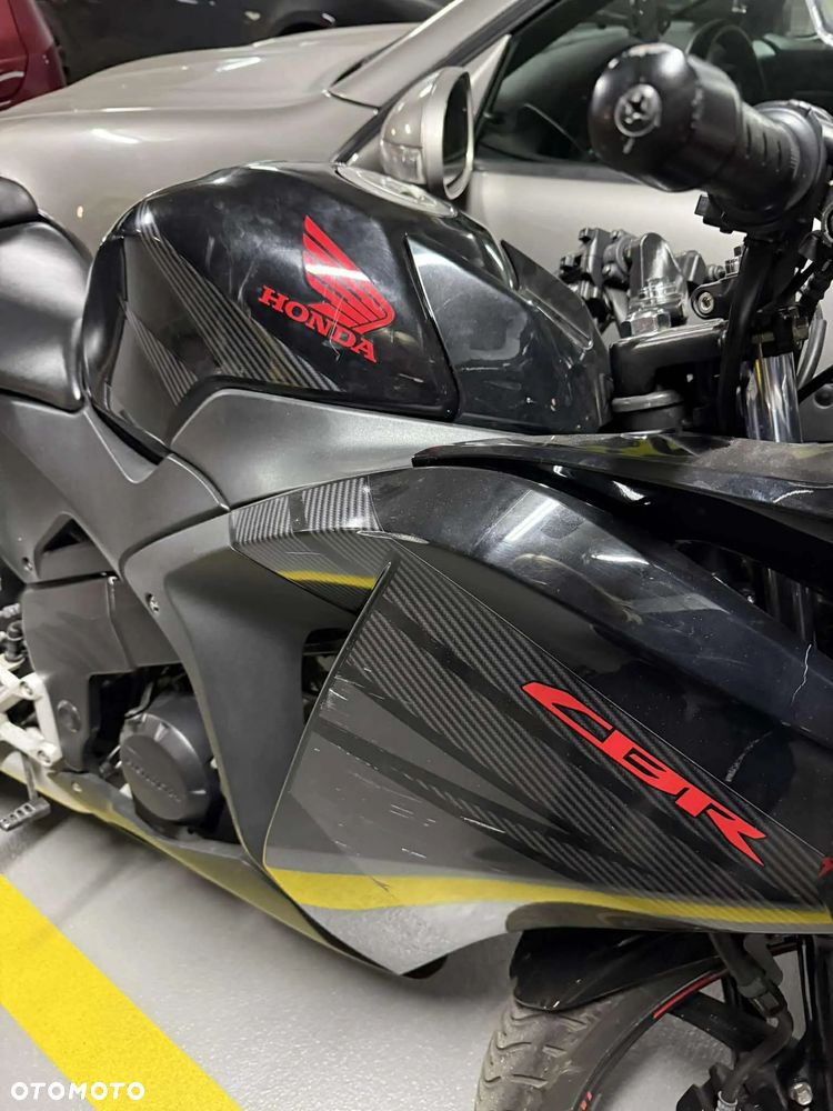 Honda CBR - 9