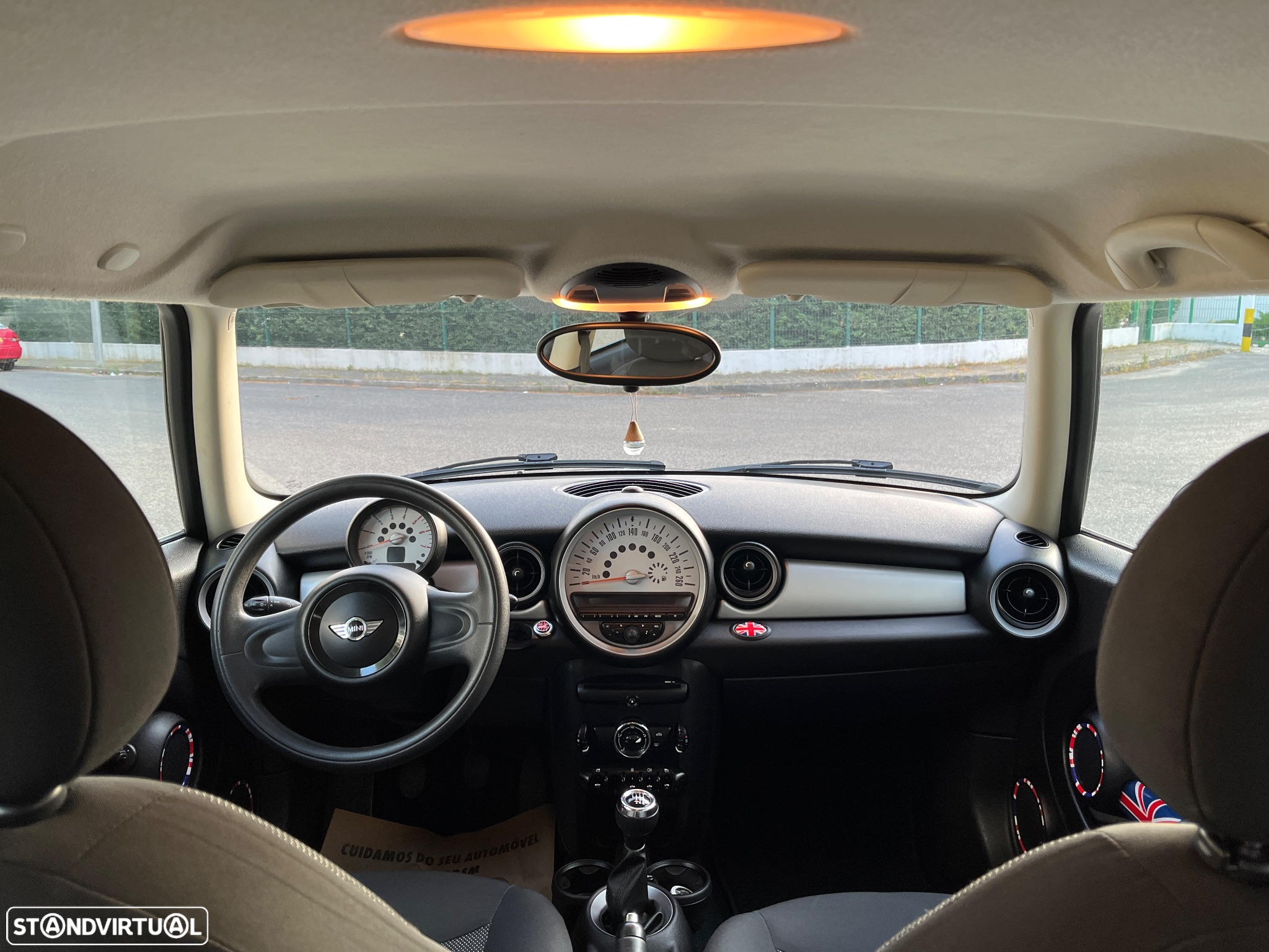 MINI 3 Portas One D - 8