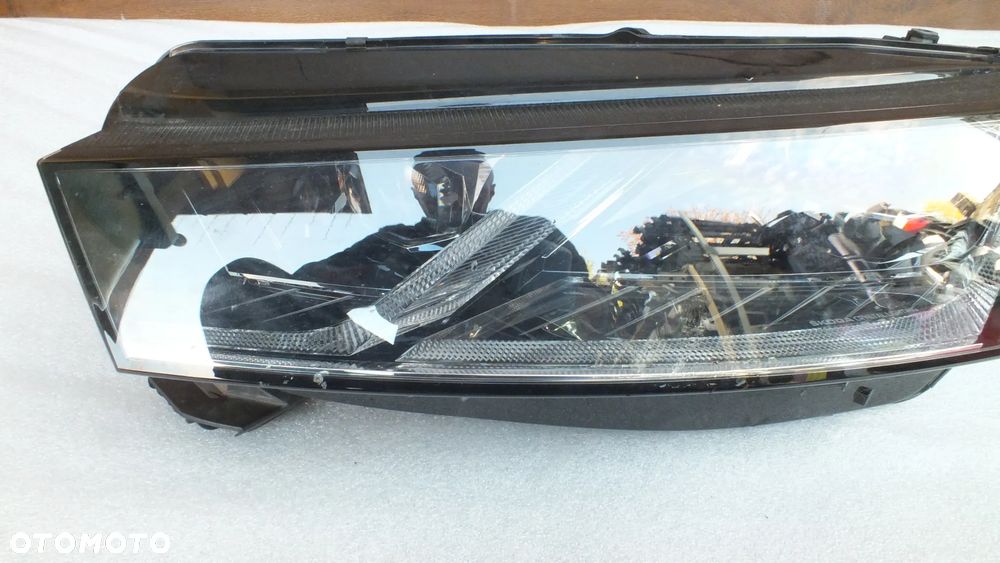 Lampa przednia lewa Skoda Octavia IV 5E494101 - 12