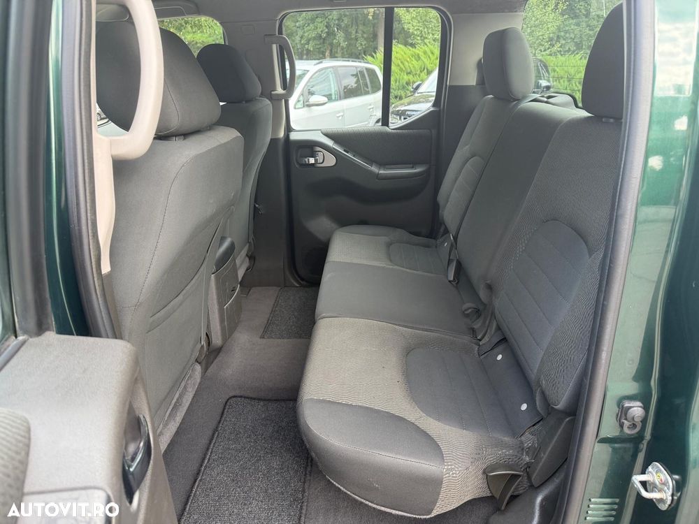 Nissan Navara 2.5 dCi DPF 4X4 Double Cab LE - 12