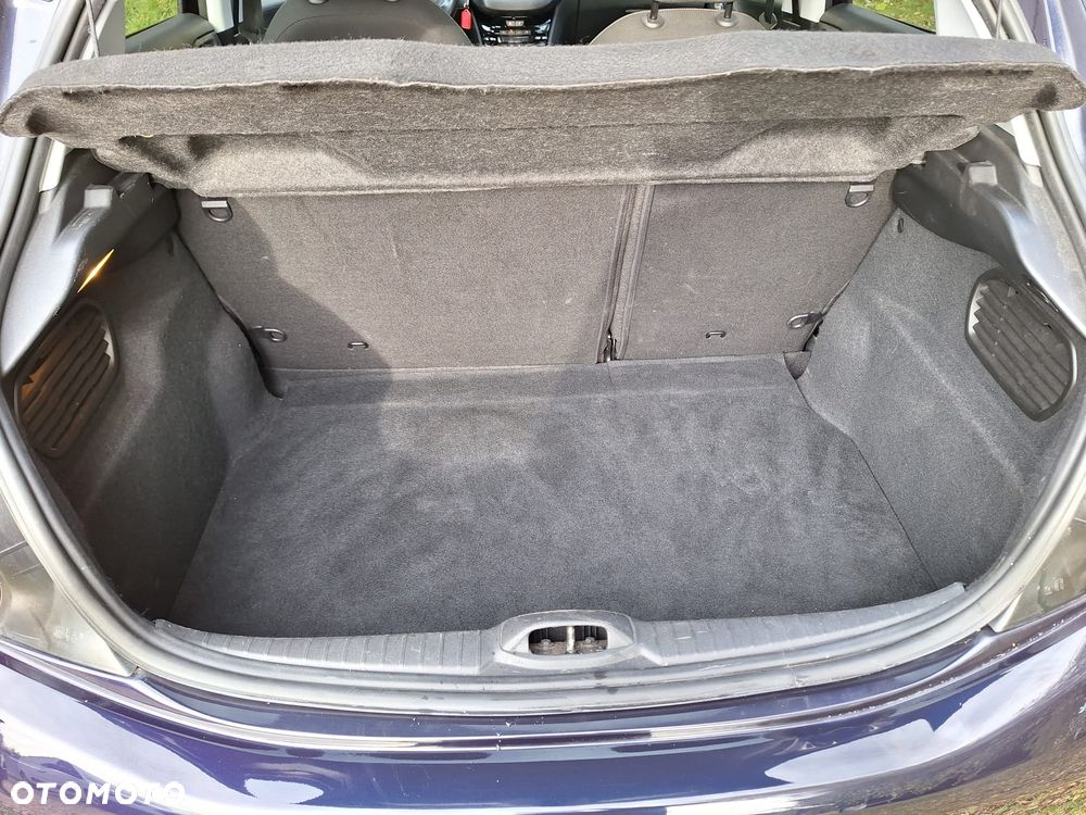 Peugeot 208 - 5